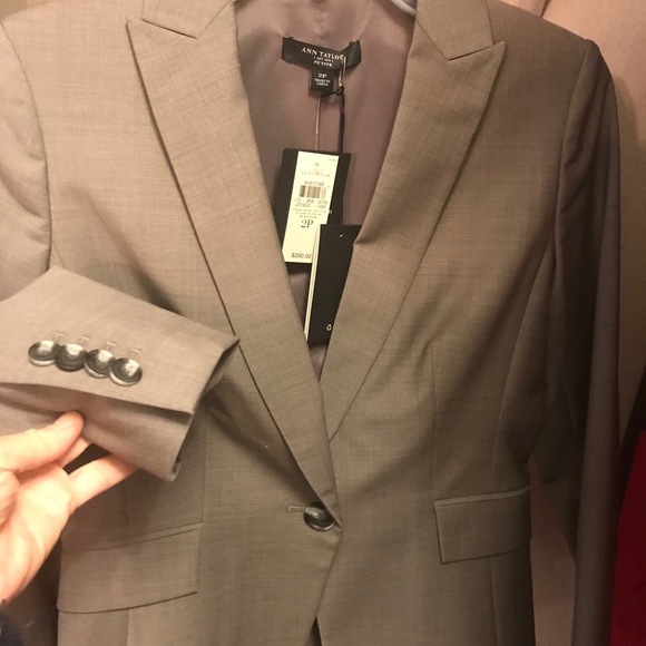 Suit - Picture 3 of 10